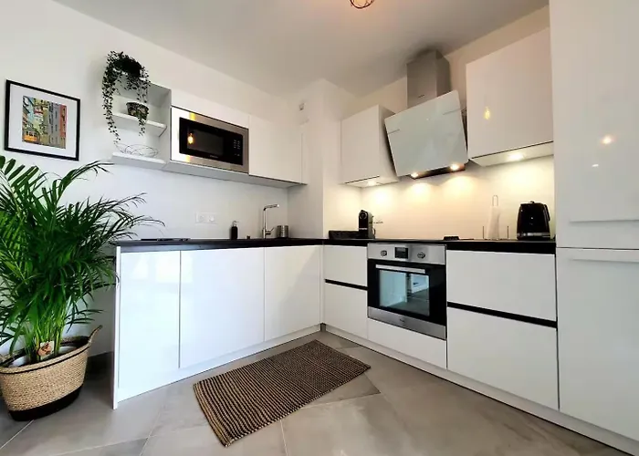 Le Marend 2 - Magnifique T3 Avec Terrasse Et Parking * Antibes