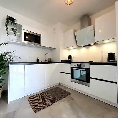 Le Marend 2 - Magnifique T3 Avec Terrasse Et Parking * Antibes