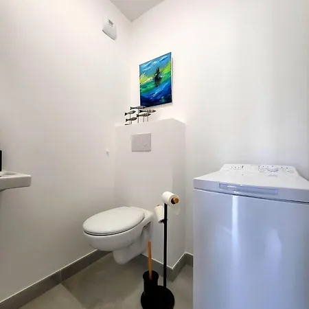 Le Marend 2 - Magnifique T3 Avec Terrasse Et Parking Antibes